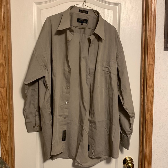 New, men’s dress shirt - Picture 1 of 3